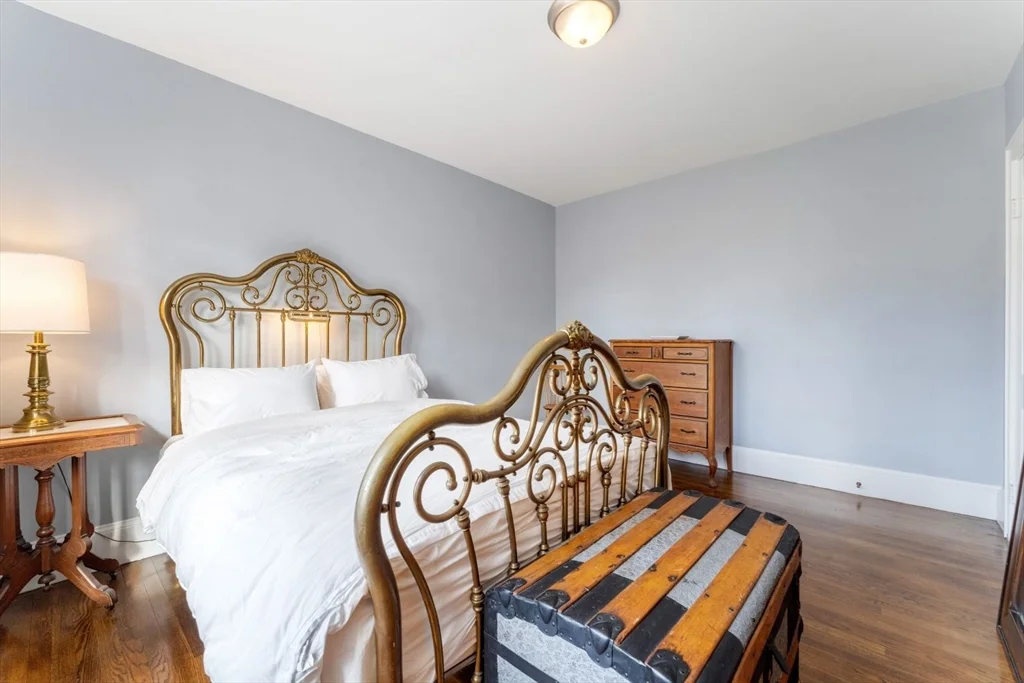 1 bed, 1 bath apartment for rent at 20 Concord Ave Unit 6, Harvard Square — photo 16 of 20