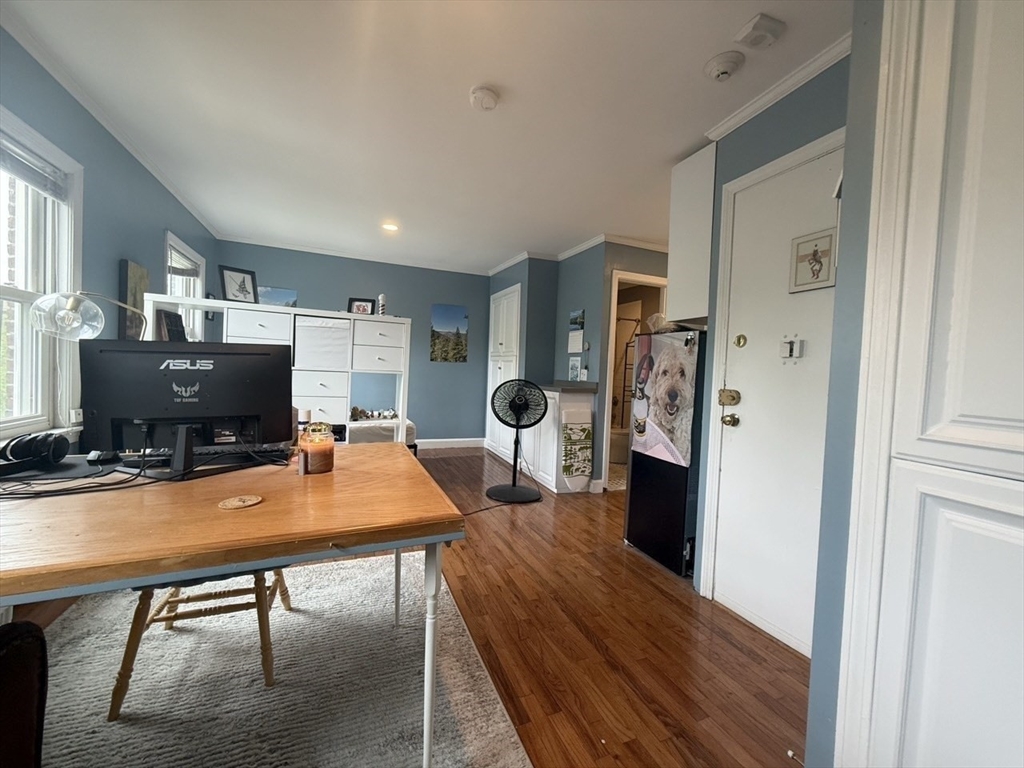 Studio bed, 1 bath apartment for rent at 20 Concord Sq Unit 6, South End — photo 3 of 15