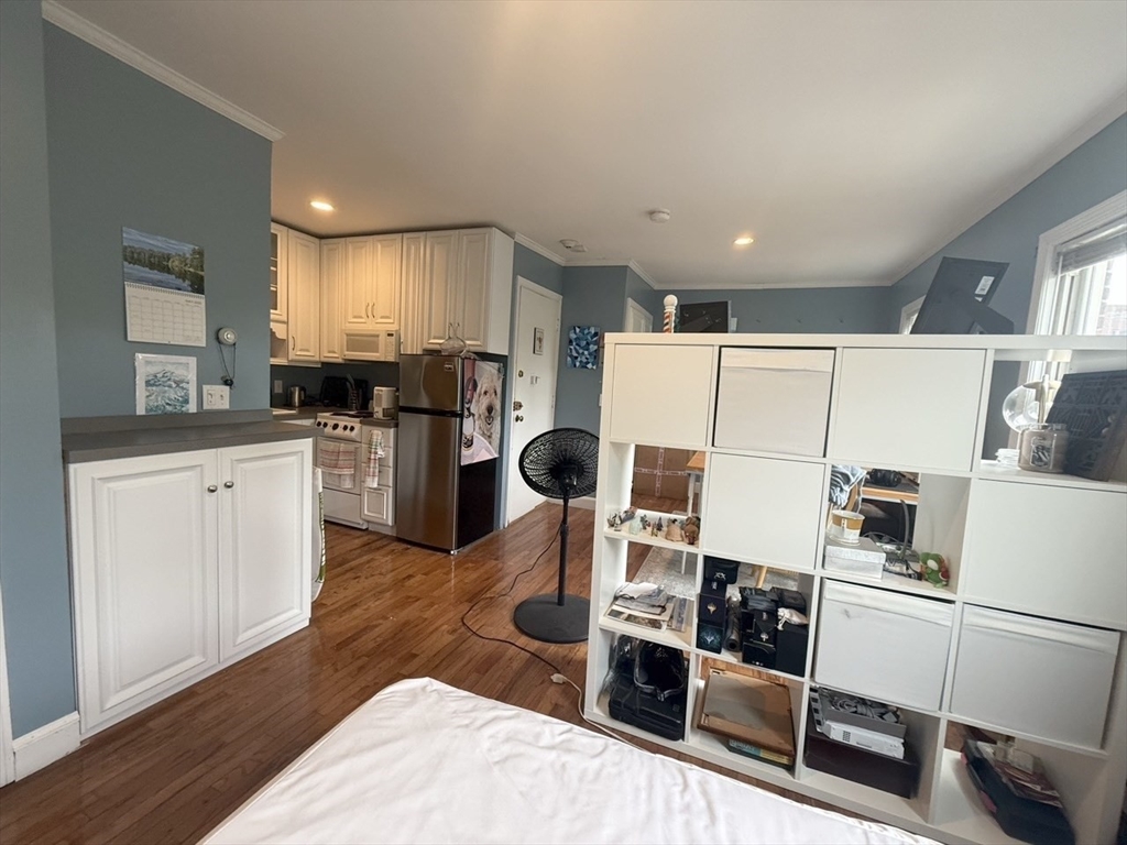 Studio bed, 1 bath apartment for rent at 20 Concord Sq Unit 6, South End — photo 2 of 15