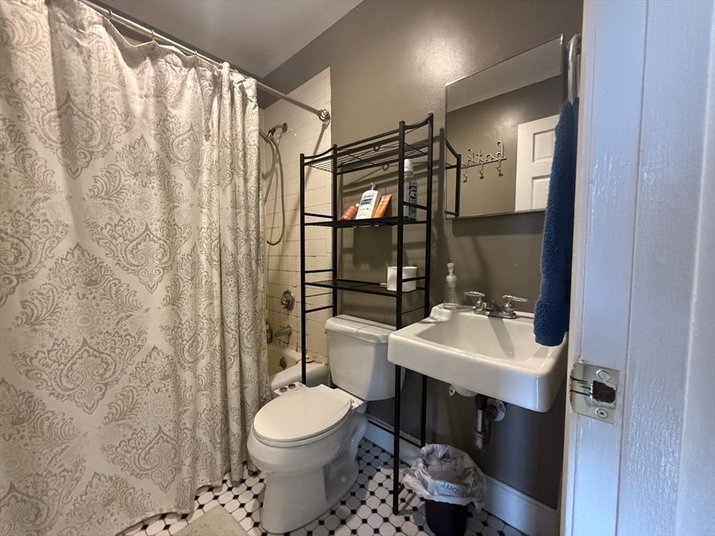 Studio bed, 1 bath apartment for rent at 20 Concord Sq Unit 6, South End — photo 11 of 15