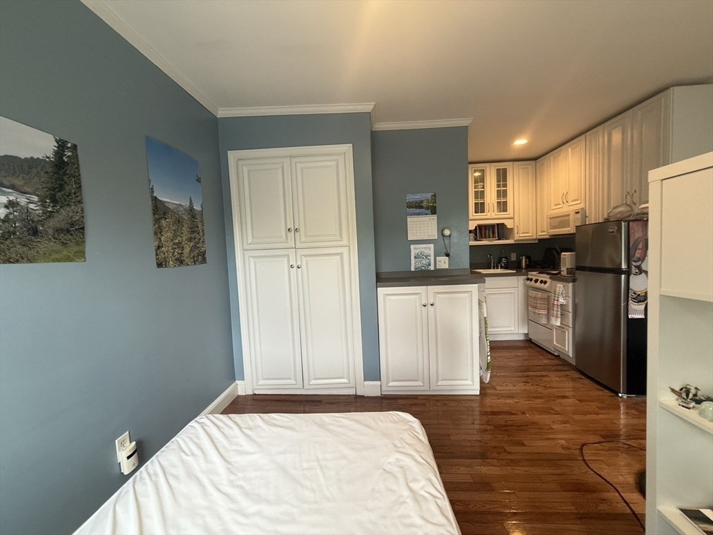 Studio bed, 1 bath apartment for rent at 20 Concord Sq Unit 6, South End — photo 6 of 15