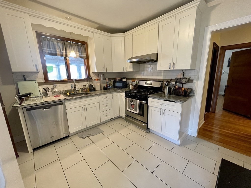 3 bed, 1 bath apartment for rent at 20 Coolidge Rd Unit 2, Allston — photo 6 of 13