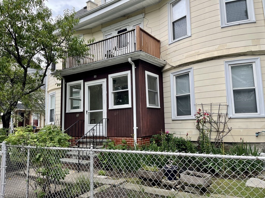 3 bed, 1 bath apartment for rent at 20 Coolidge Rd Unit 2, Allston — photo 2 of 13