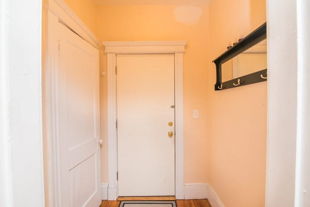 1 bed, 1 bath apartment for rent at 20 Coral Unit 7, Winthrop — photo 8 of 10
