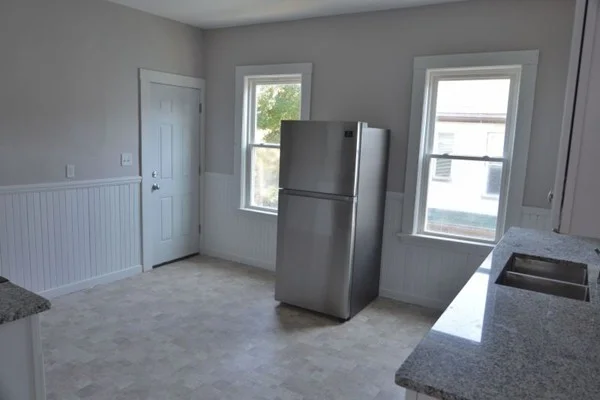 4 bed, 1 bath apartment for rent at 20 Corona St Unit 3, Dorchester — photo 3 of 12