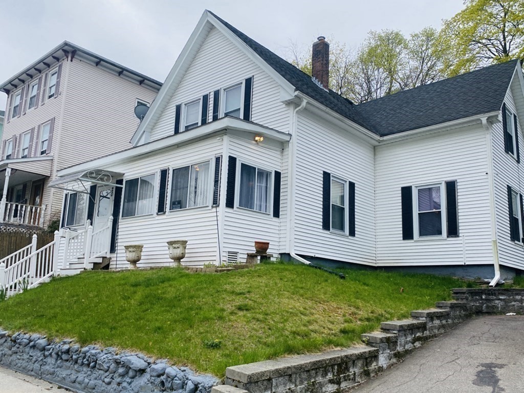 3 bed, 1 bath apartment for rent at 20 Crystal Unit 1, Worcester