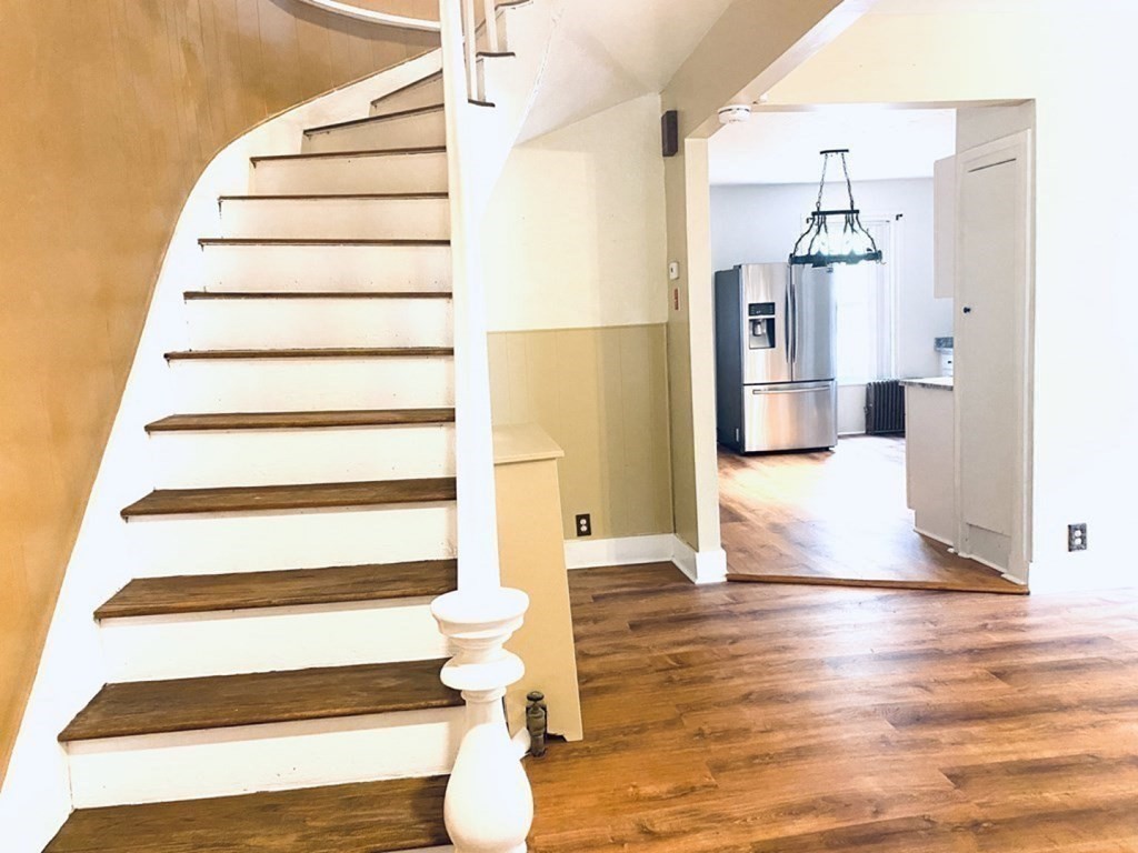 3 bed, 1 bath apartment for rent at 20 Crystal Unit 1, Worcester — photo 3 of 19