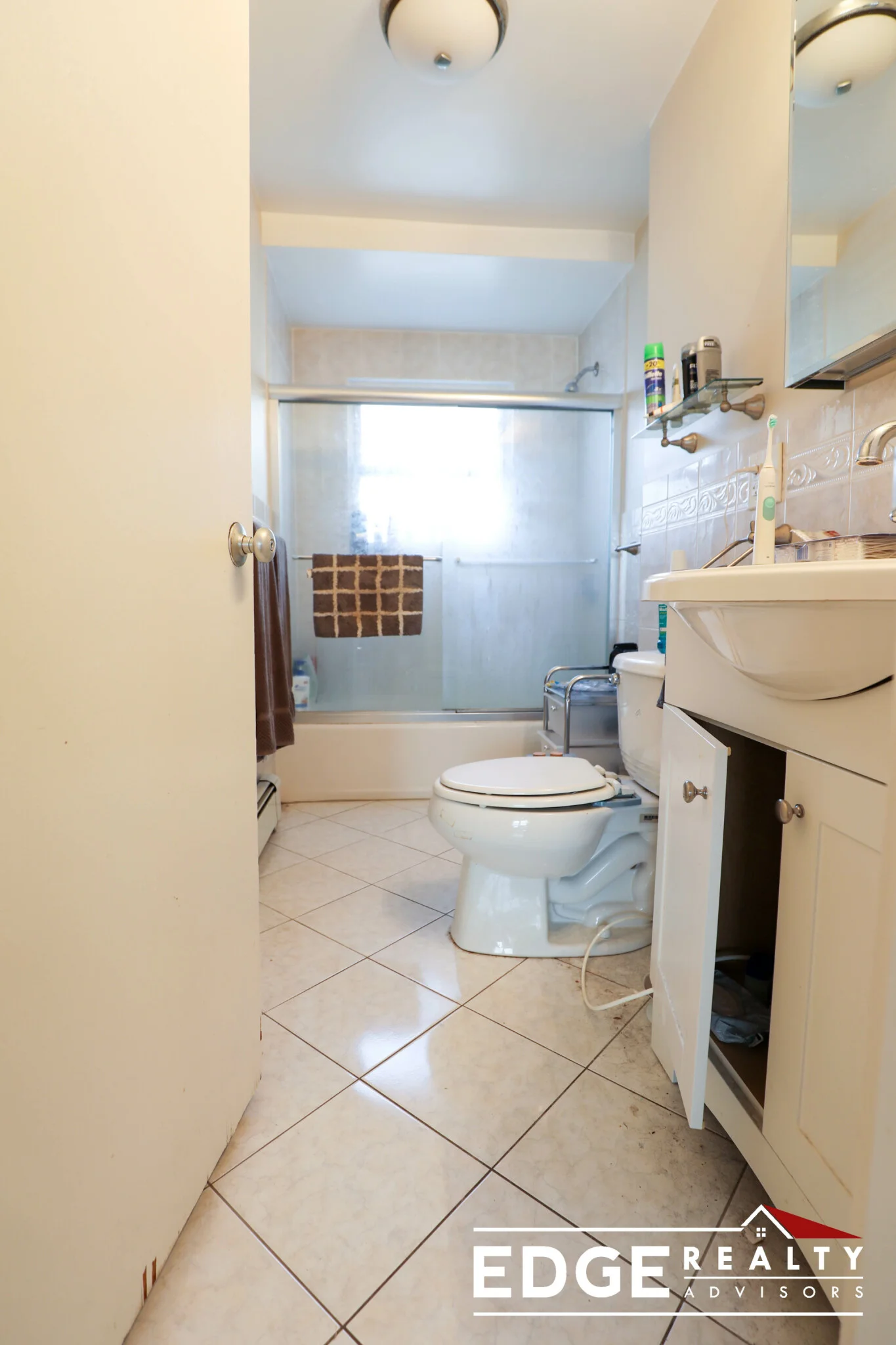 4 bed, 2 bath apartment for rent at 20 Cummings Rd Unit 1, Brighton — photo 9 of 10