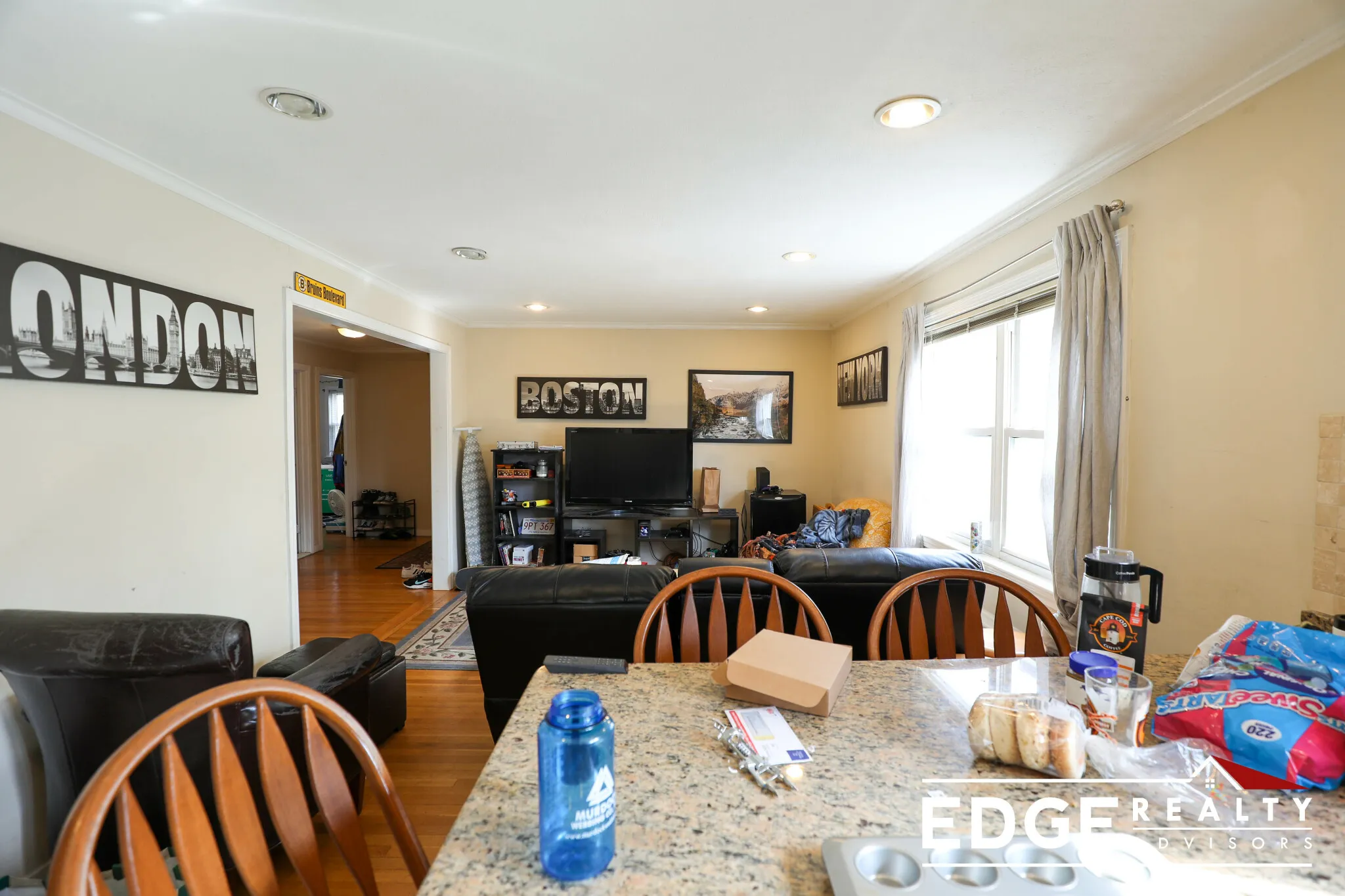 4 bed, 2 bath apartment for rent at 20 Cummings Rd Unit 1, Brighton — photo 3 of 10