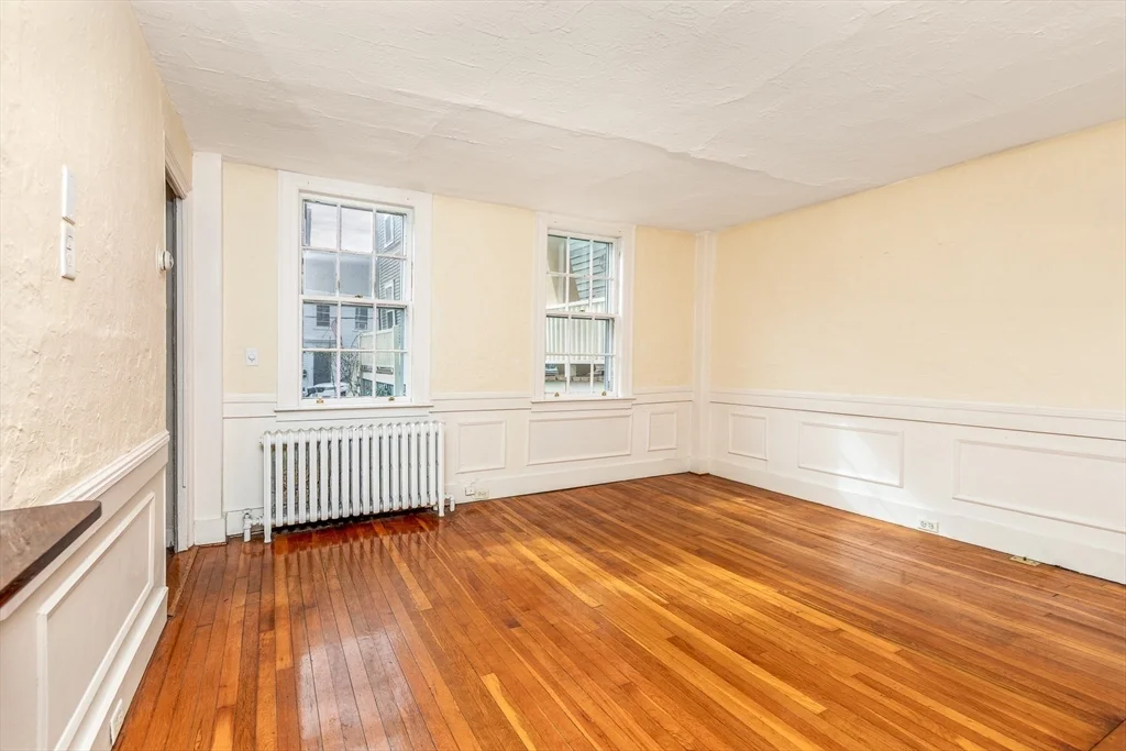 2 bed, 1 bath apartment for rent at 20 Darling St Unit None, Glenwood — photo 4 of 23