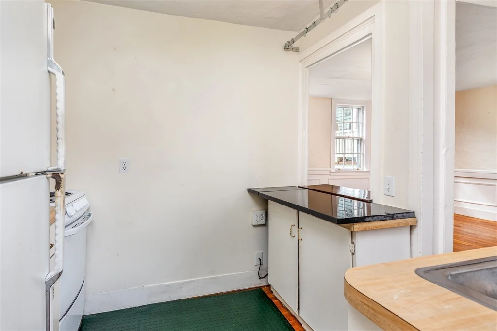 2 bed, 1 bath apartment for rent at 20 Darling St Unit None, Glenwood — photo 6 of 23