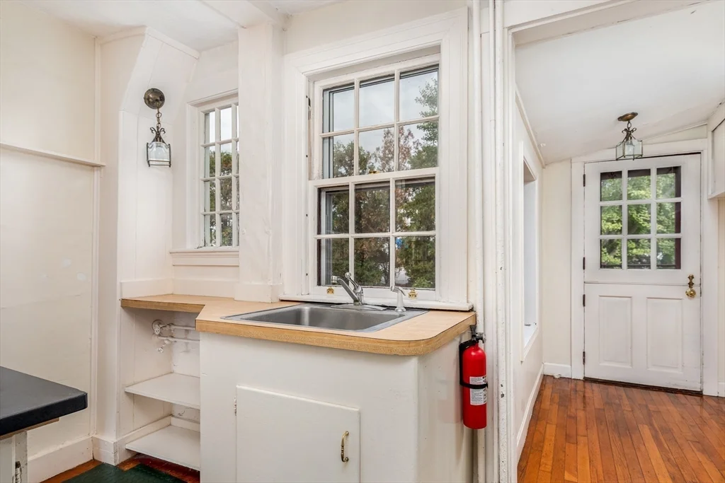 2 bed, 1 bath apartment for rent at 20 Darling St Unit None, Glenwood — photo 8 of 23
