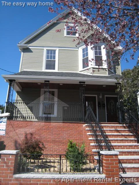 3 bed, 2 bath apartment for rent at 20 Dartmouth St, Winter Hill — photo 12 of 13
