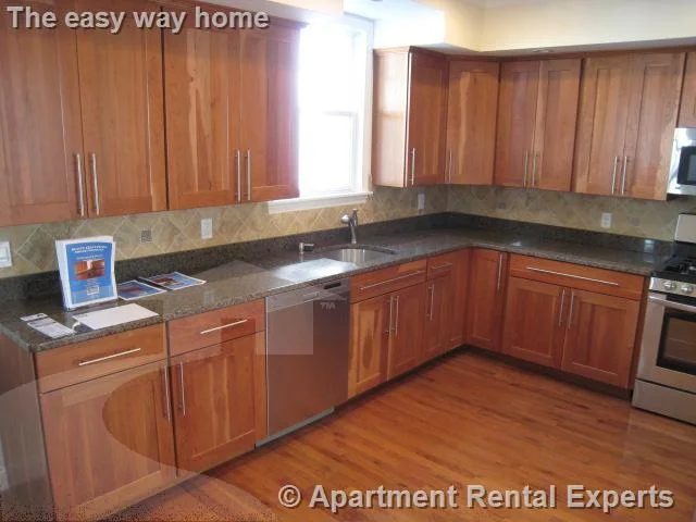 3 bed, 2 bath apartment for rent at 20 Dartmouth St, Winter Hill — photo 1 of 13