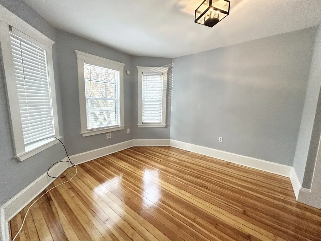3 bed, 1 bath apartment for rent at 20 Dawes St Unit 1, Dorchester — photo 4 of 12