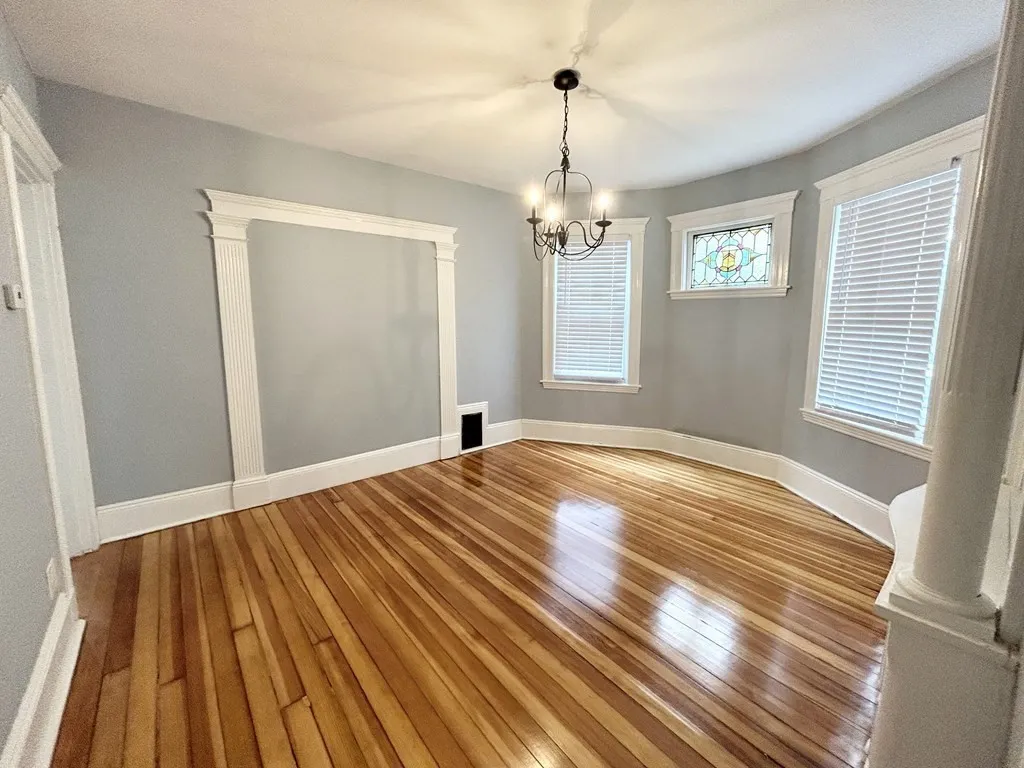 3 bed, 1 bath apartment for rent at 20 Dawes St Unit 1, Dorchester — photo 5 of 12