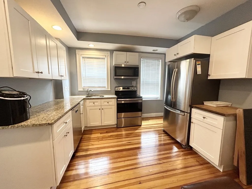 3 bed, 1 bath apartment for rent at 20 Dawes St Unit 1, Dorchester — photo 2 of 12
