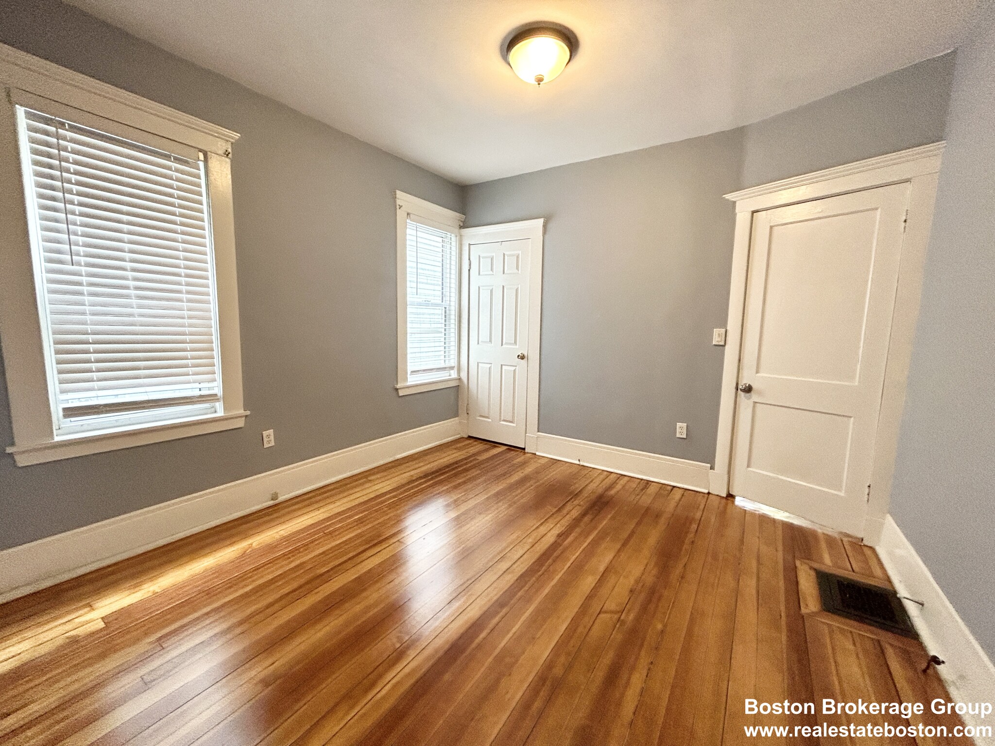 3 bed, 1 bath apartment for rent at 20 Dawes St Unit 1E, Dorchester — photo 5 of 8