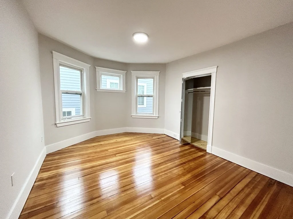 4 bed, 1 bath apartment for rent at 20 Dawes St Unit 3, Dorchester — photo 3 of 8