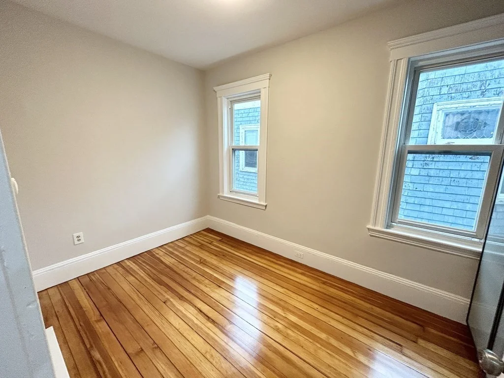 4 bed, 1 bath apartment for rent at 20 Dawes St Unit 3, Dorchester — photo 5 of 8