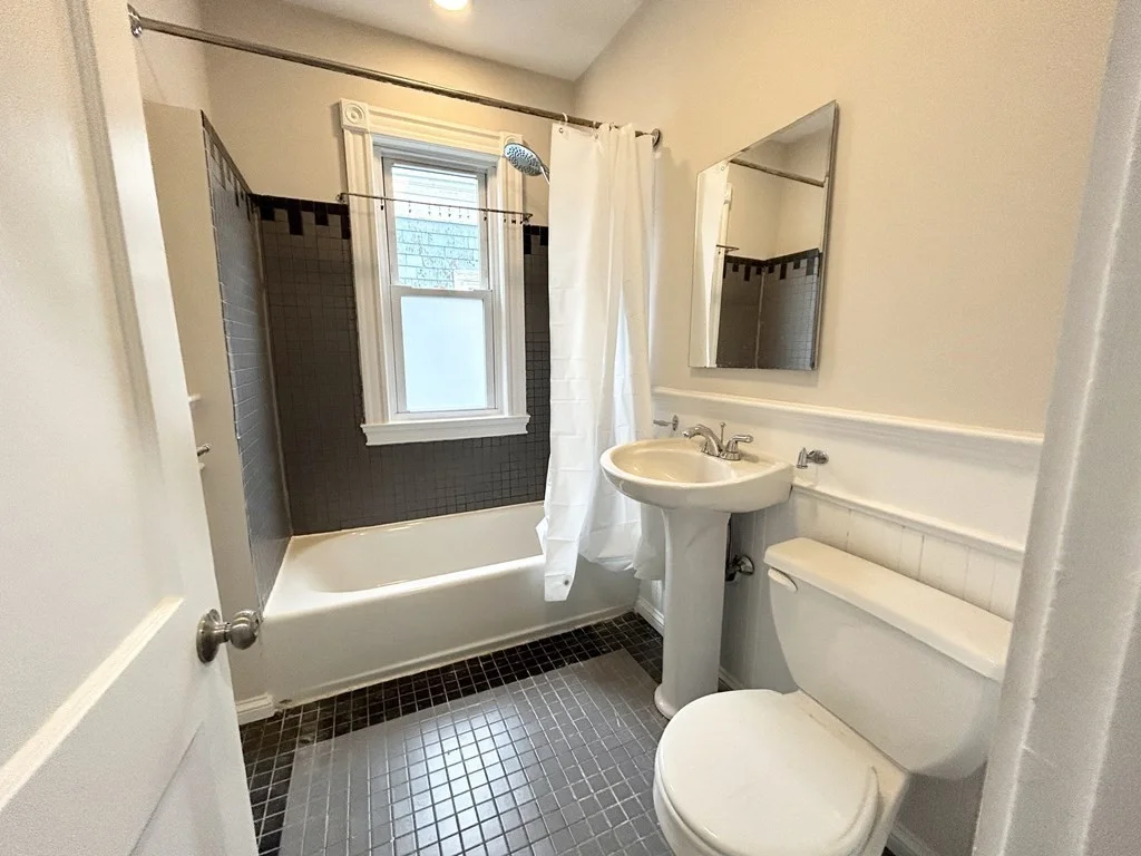 4 bed, 1 bath apartment for rent at 20 Dawes St Unit 3, Dorchester — photo 7 of 8