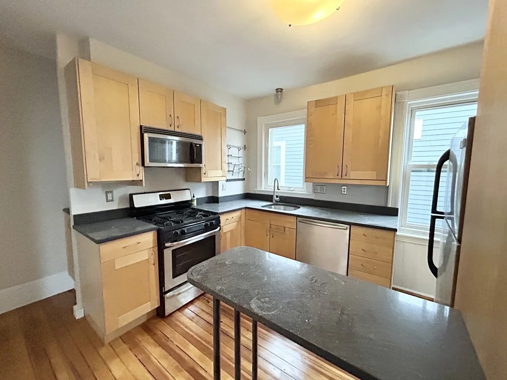 4 bed, 1 bath apartment for rent at 20 Dawes St Unit 3, Dorchester — photo 1 of 8