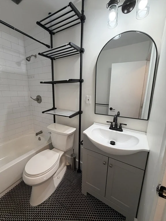 2 bed, 1 bath apartment for rent at 20 Dix Unit 31, Dorchester — photo 11 of 15