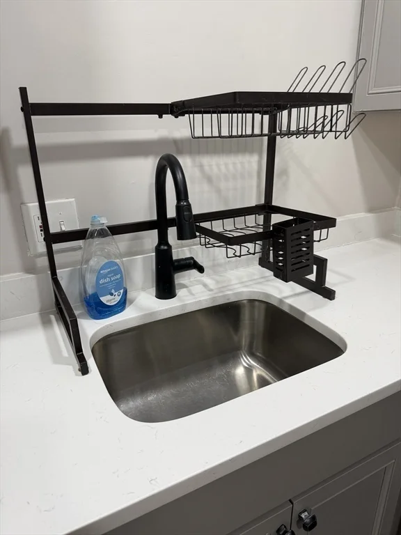 2 bed, 1 bath apartment for rent at 20 Dix Unit 31, Dorchester — photo 5 of 15