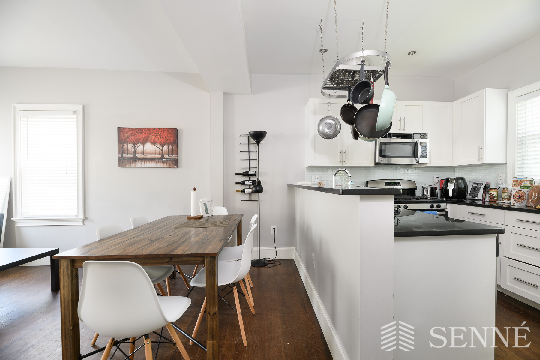 3 bed, 1.5 bath apartment for rent at 20 Dodge St, Riverside — photo 2 of 13
