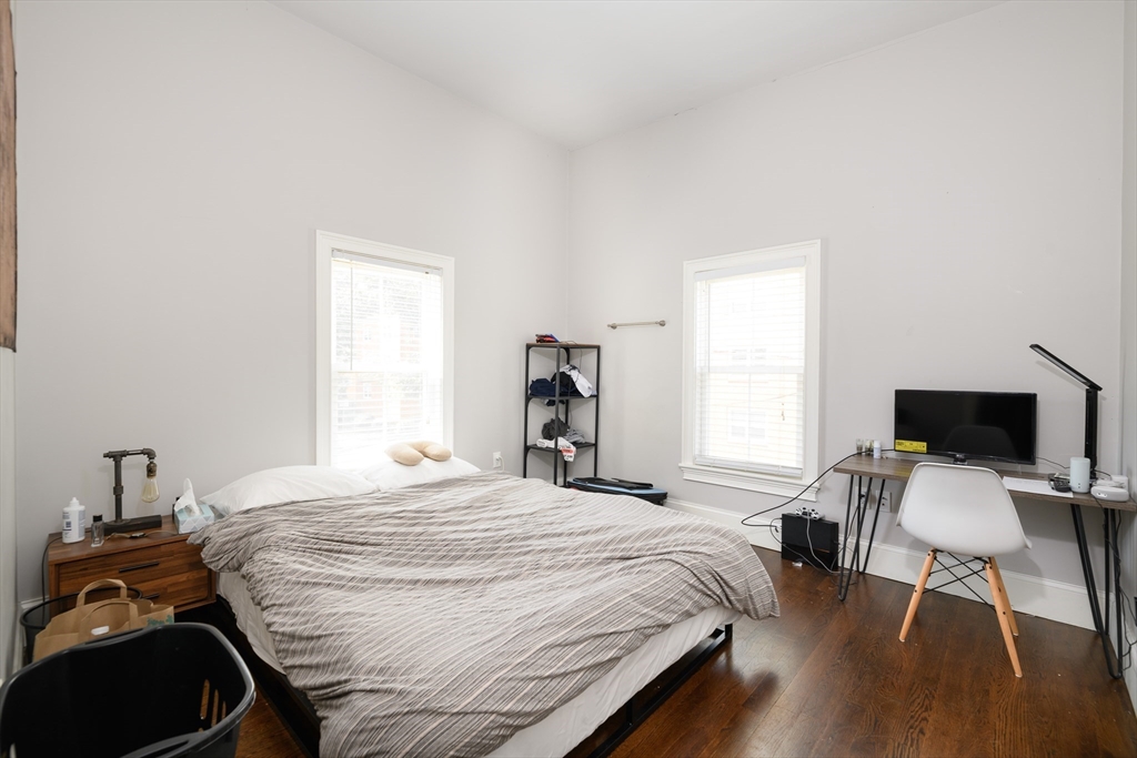 3 bed, 1 bath apartment for rent at 20 Dodge Unit 20, Riverside — photo 3 of 12