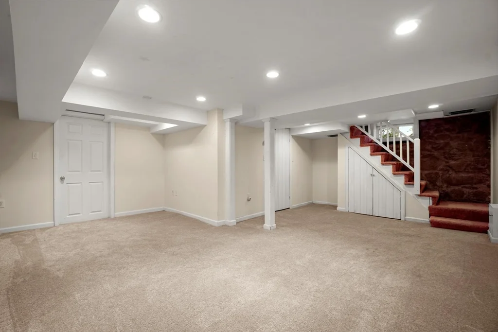 5 bed, 3 bath apartment for rent at 20 Donizetti St, Wellesley — photo 18 of 23