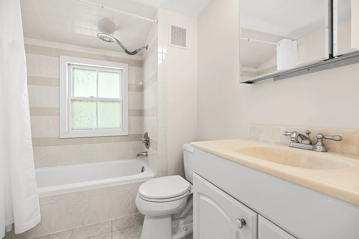 5 bed, 3 bath apartment for rent at 20 Donizetti St, Wellesley — photo 32 of 38