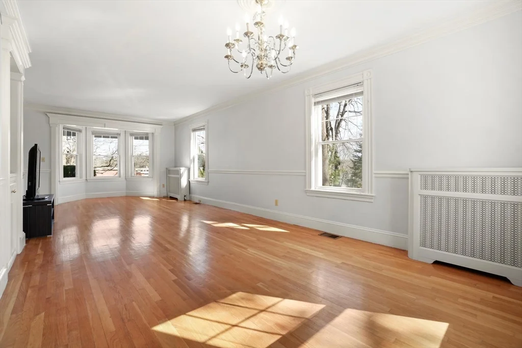 5 bed, 3 bath apartment for rent at 20 Donizetti St, Wellesley — photo 5 of 23