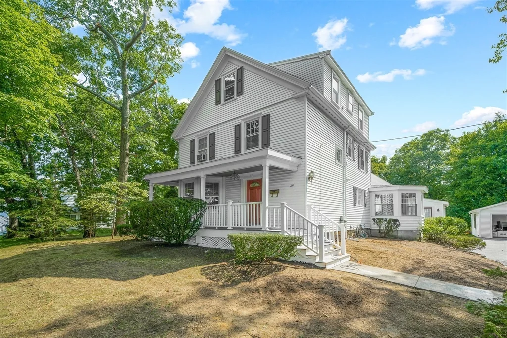 5 bed, 3 bath apartment for rent at 20 Donizetti St, Wellesley — photo 1 of 23