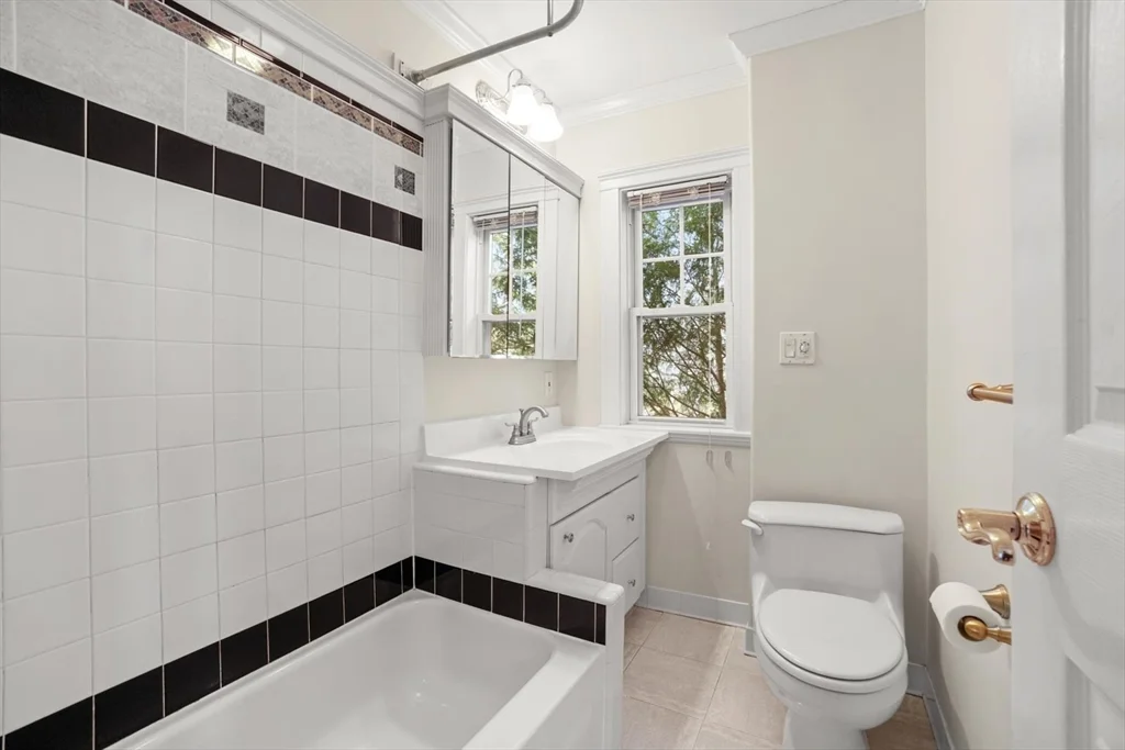 5 bed, 3 bath apartment for rent at 20 Donizetti St, Wellesley — photo 15 of 23