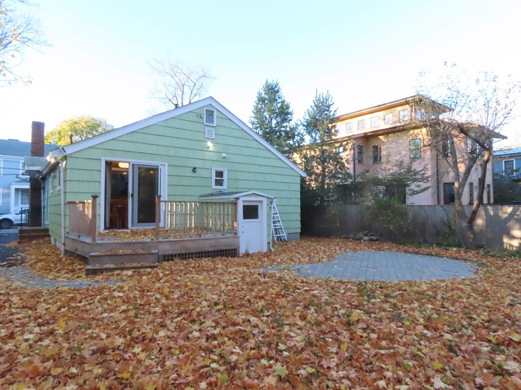 4 bed, 3 bath apartment for rent at 20 Donnell St, Neighborhood 9 — photo 8 of 23