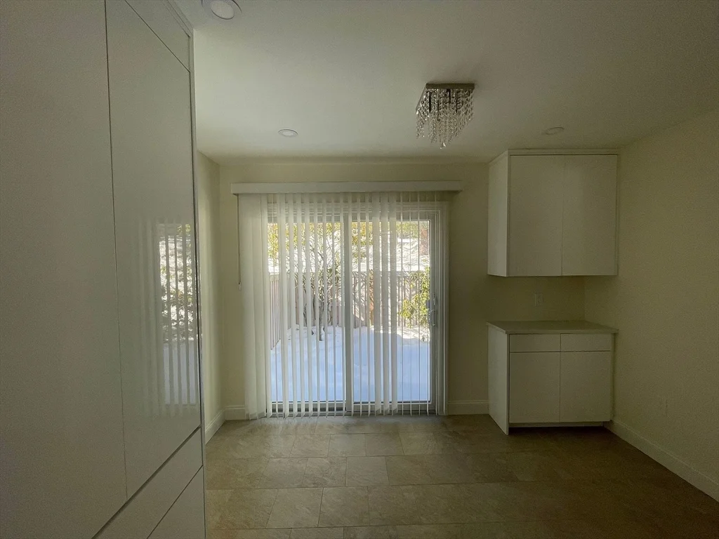 2 bed, 1 bath apartment for rent at 20 Drummer Boy Way Unit 20, Lexington — photo 4 of 23