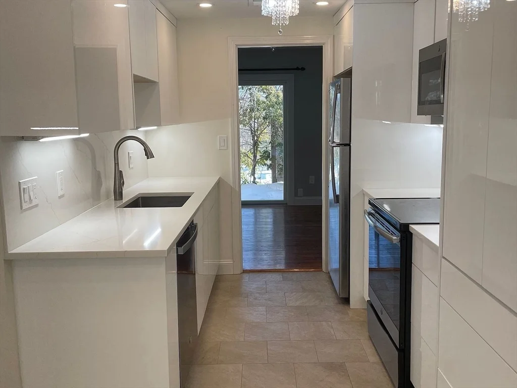 2 bed, 1 bath apartment for rent at 20 Drummer Boy Way Unit 20, Lexington