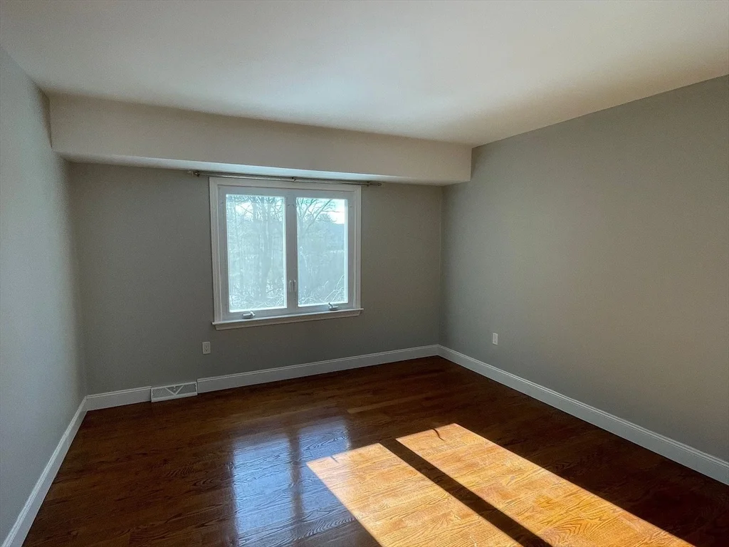 2 bed, 1 bath apartment for rent at 20 Drummer Boy Way Unit 20, Lexington — photo 13 of 23