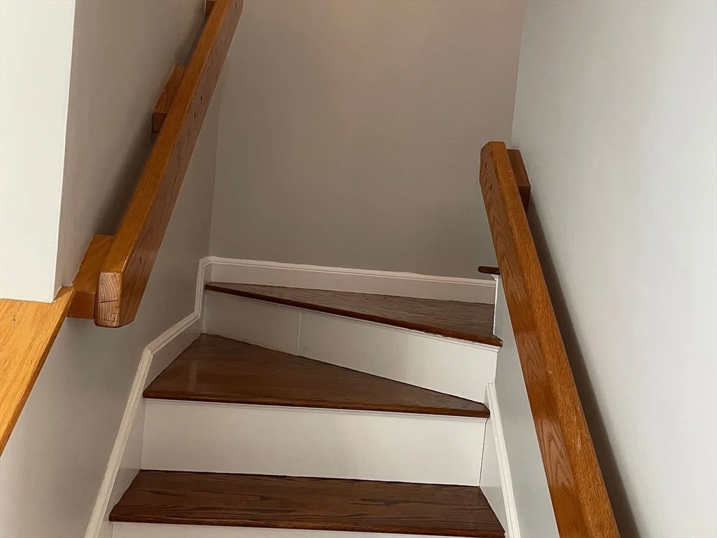 2 bed, 1 bath apartment for rent at 20 Drummer Boy Way Unit 20, Lexington — photo 11 of 23