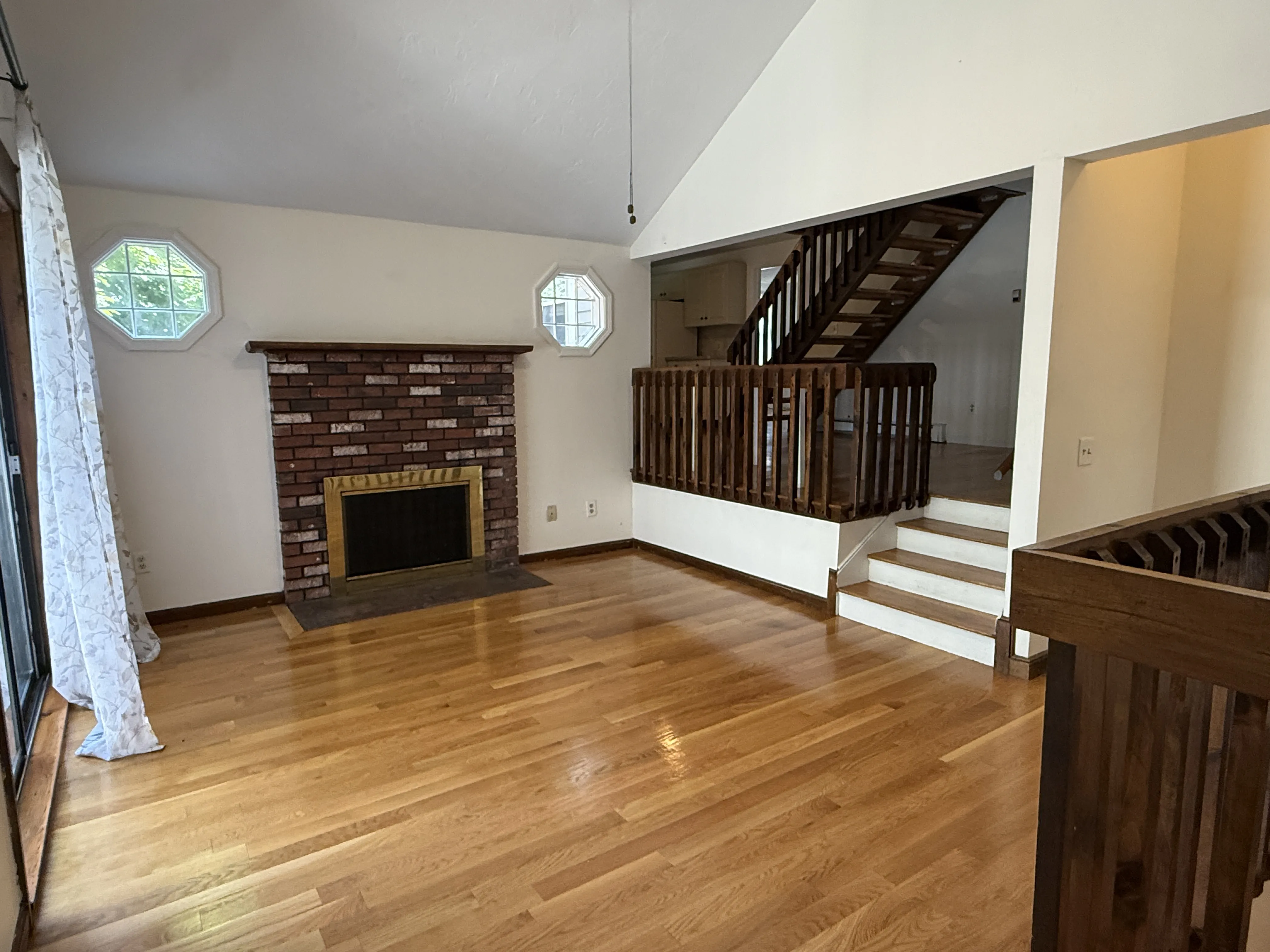 4 bed, 2 bath apartment for rent at 20 Eliot St Unit A, Chestnut Hill