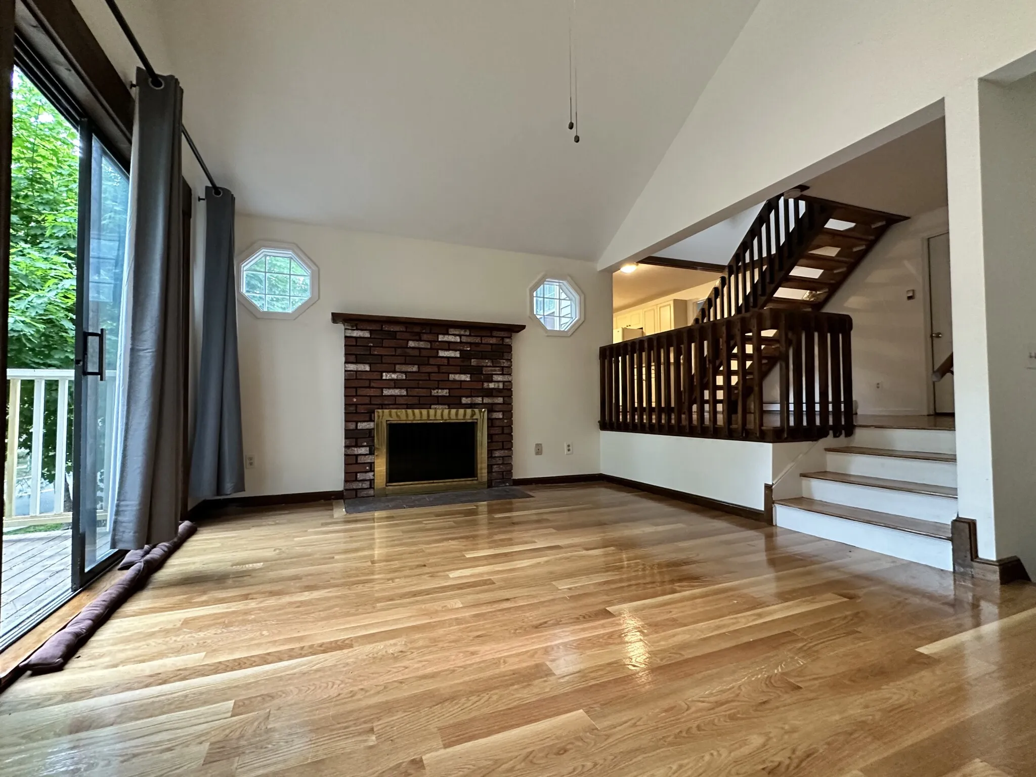4 bed, 2 bath apartment for rent at 20 Eliot St Unit B, Chestnut Hill — photo 1 of 25