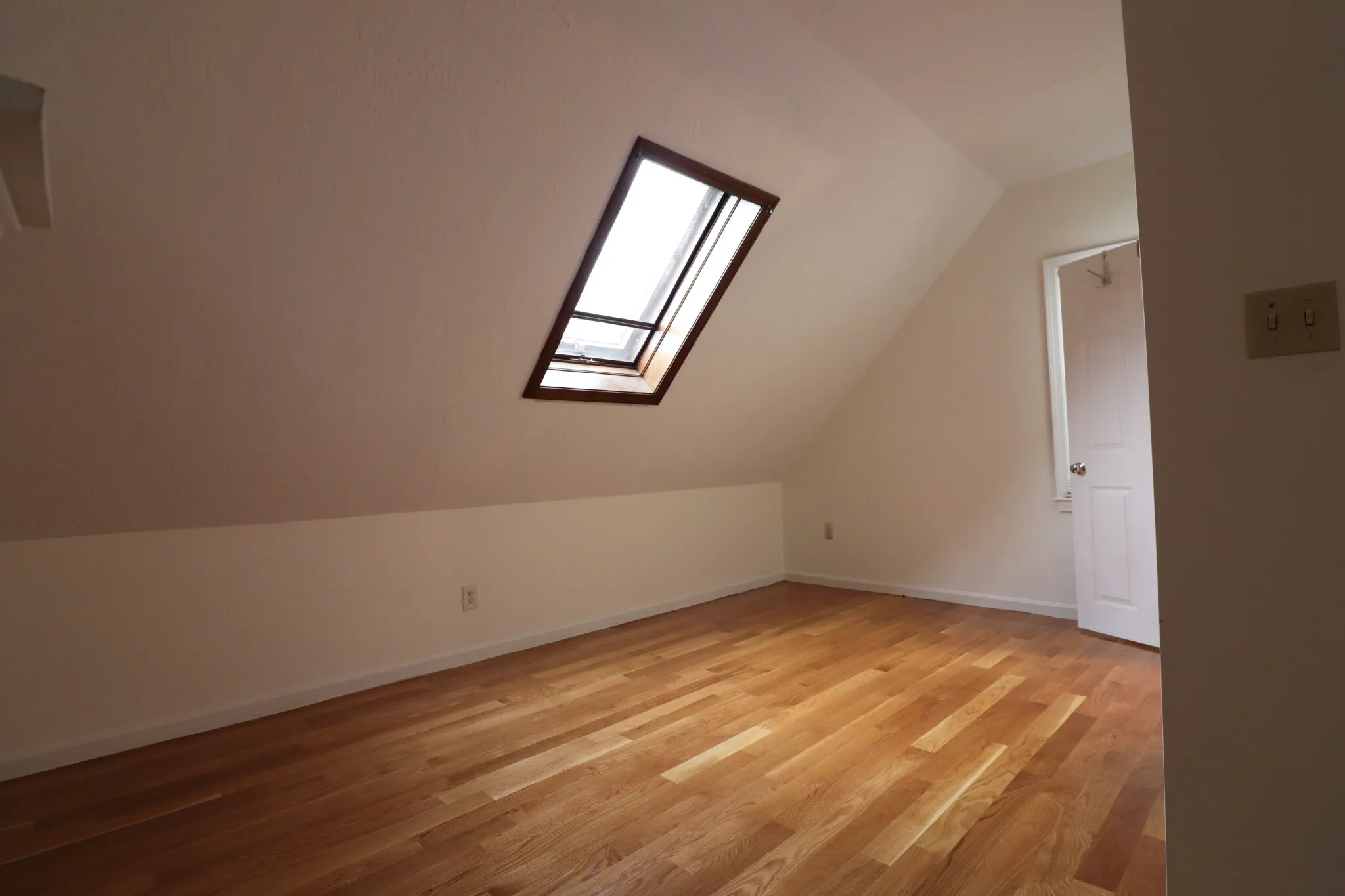 4 bed, 2 bath apartment for rent at 20 Eliot St Unit B, Chestnut Hill — photo 17 of 25