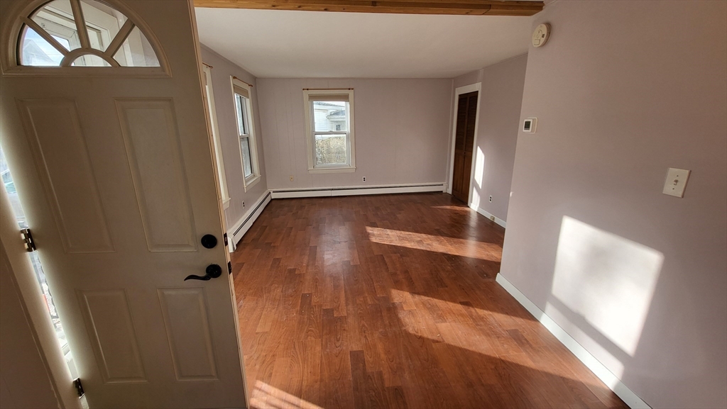 3 bed, 1 bath apartment for rent at 20 Elmwood Unit 20, Maynard — photo 2 of 11