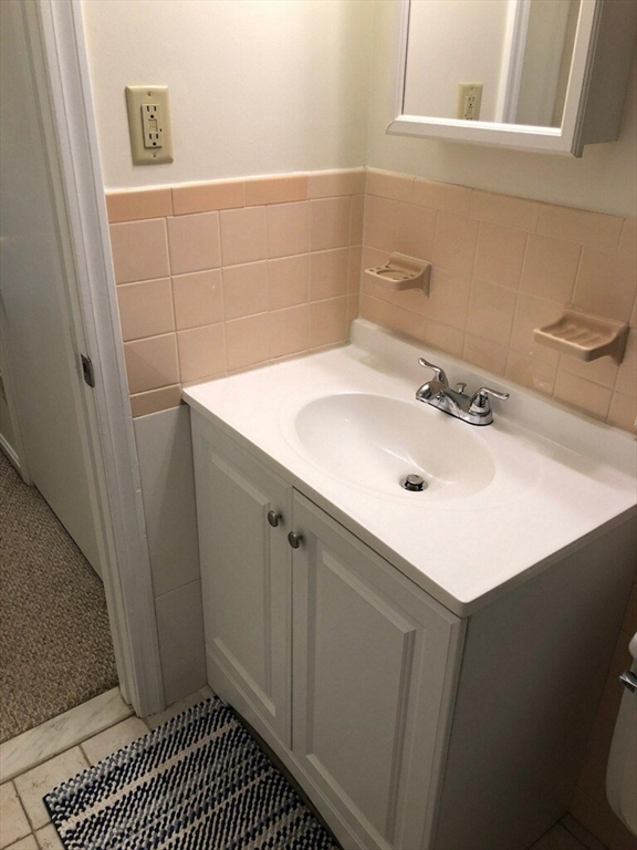 3 bed, 1 bath apartment for rent at 20 Elmwood Unit 20, Maynard — photo 4 of 11