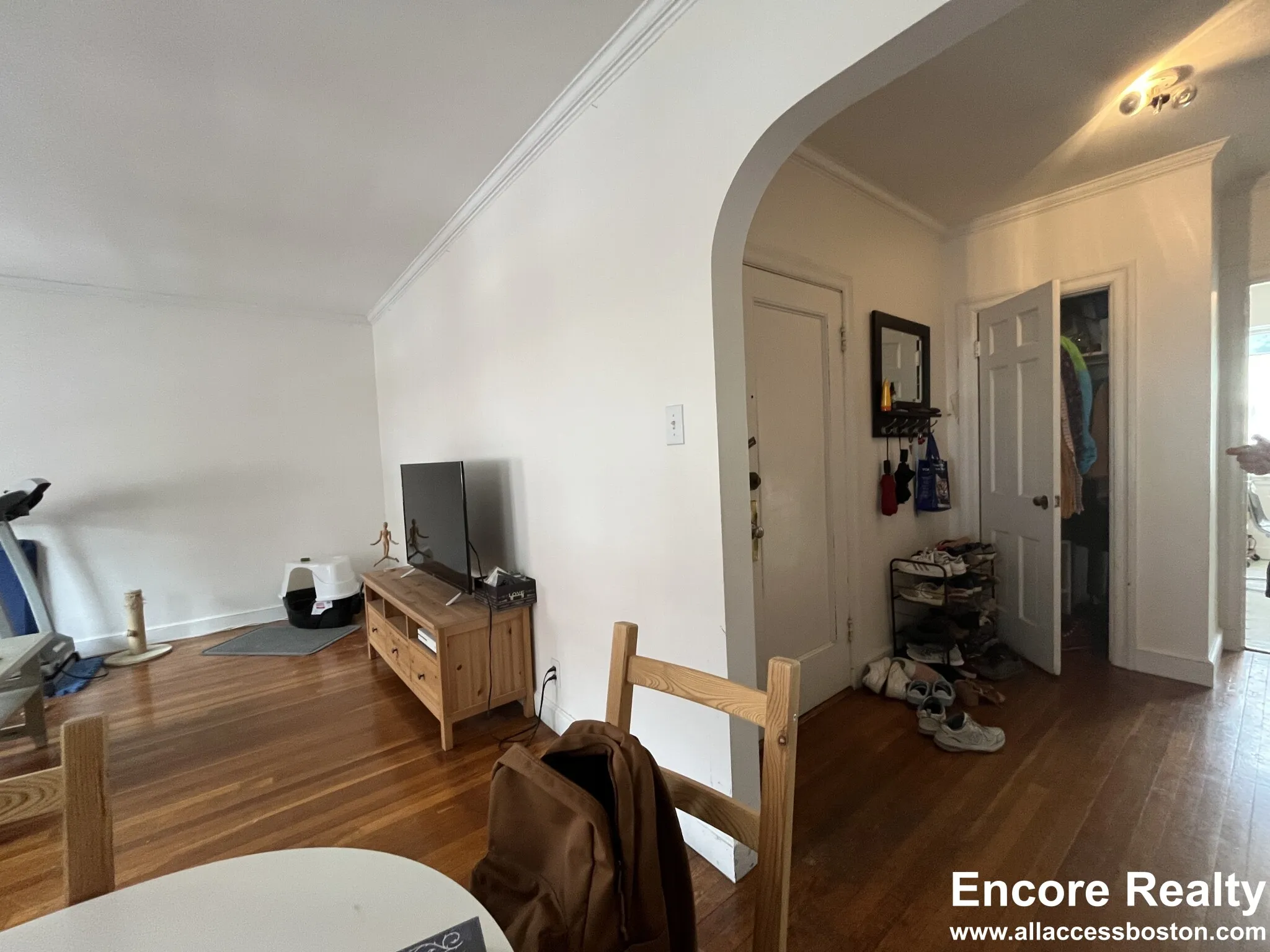 2 bed, 1 bath apartment for rent at 20 Fairbanks St Unit 8, Brookline — photo 6 of 20