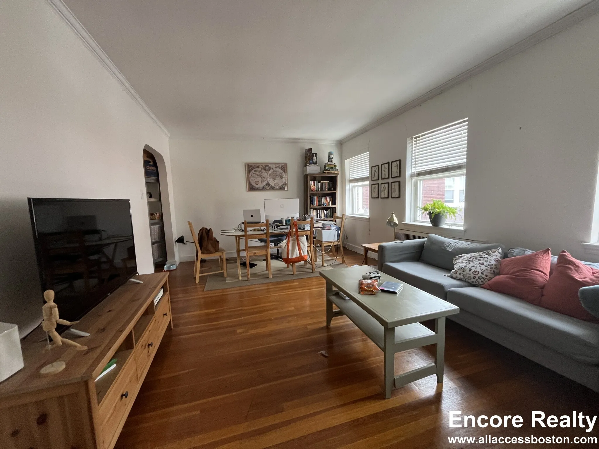 2 bed, 1 bath apartment for rent at 20 Fairbanks St Unit 8, Brookline — photo 3 of 20