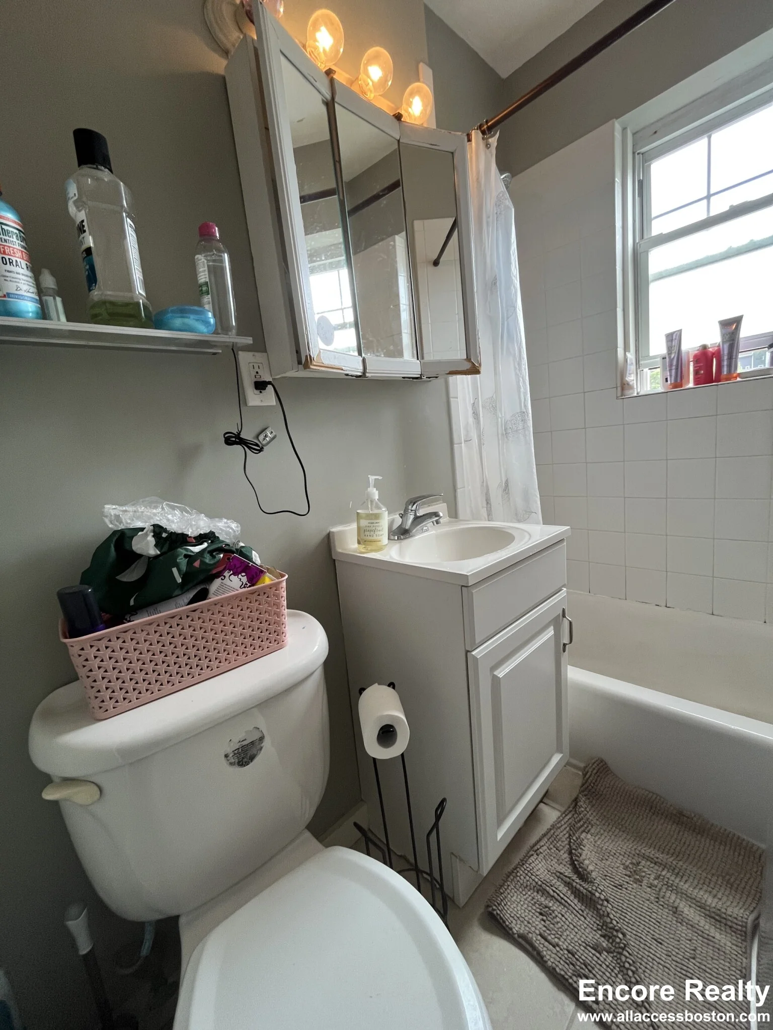 2 bed, 1 bath apartment for rent at 20 Fairbanks St Unit 8, Brookline — photo 19 of 20
