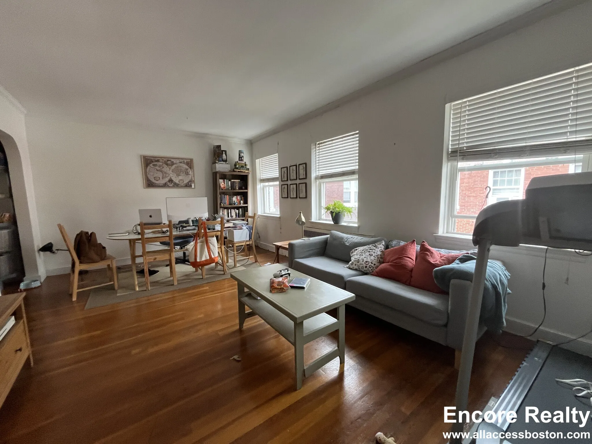 2 bed, 1 bath apartment for rent at 20 Fairbanks St Unit 8, Brookline — photo 2 of 20