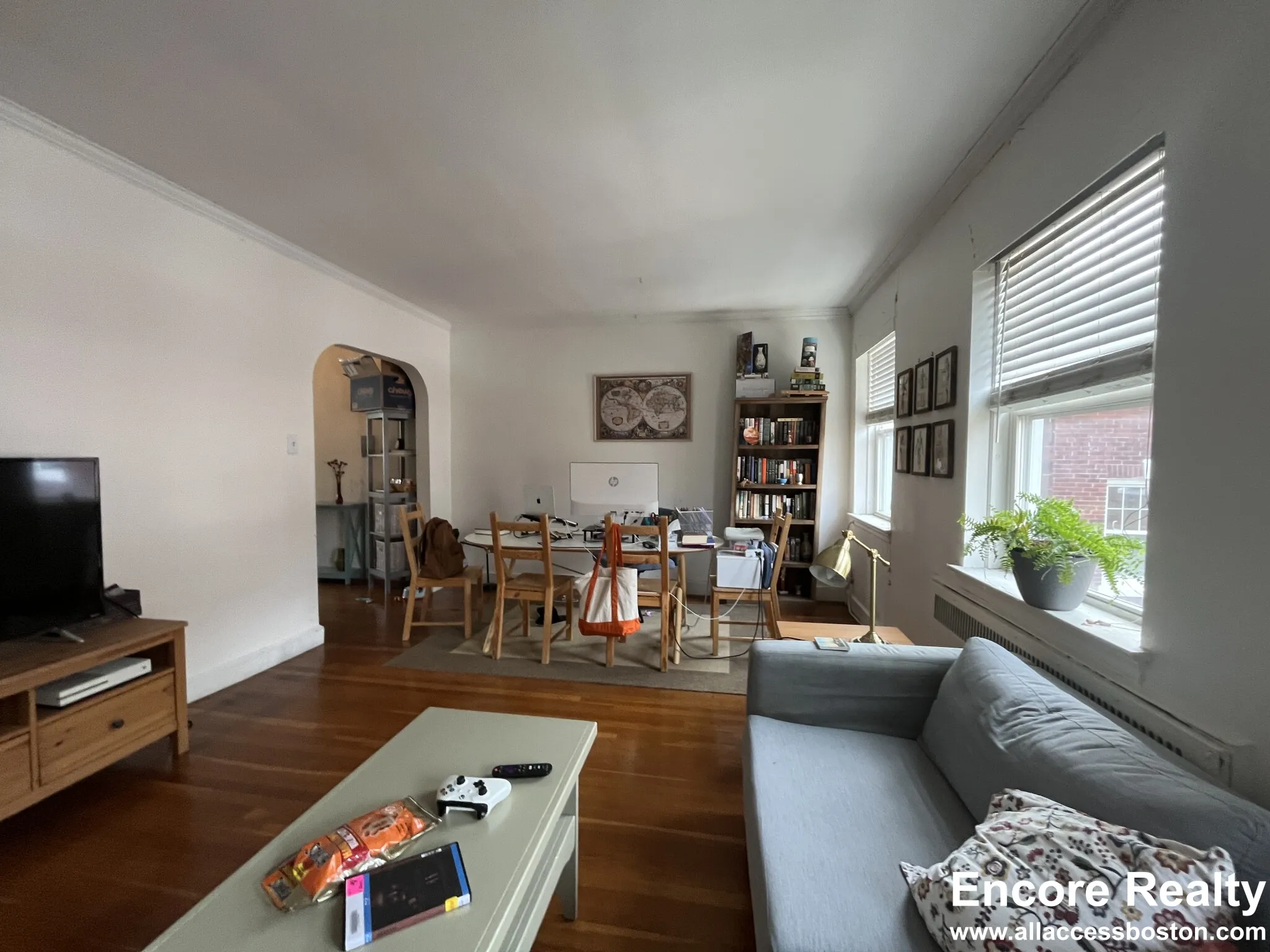 2 bed, 1 bath apartment for rent at 20 Fairbanks St Unit 8, Brookline — photo 4 of 20